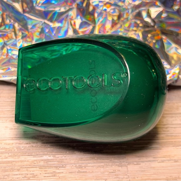 NEW Eco Tools Green Tea Beauty Blender w/ Case - Picture 2 of 3